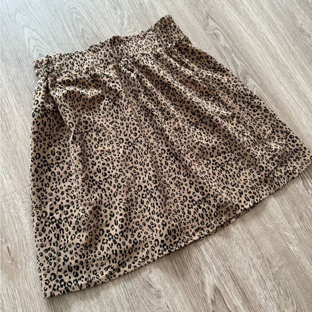 Hem & Thread Leopard Mini Skirt - Picture 4 of 5
